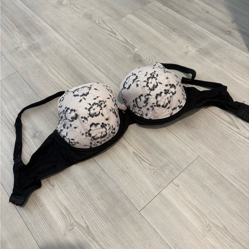 Victoria's Secret Black and White Floral Lace Bra